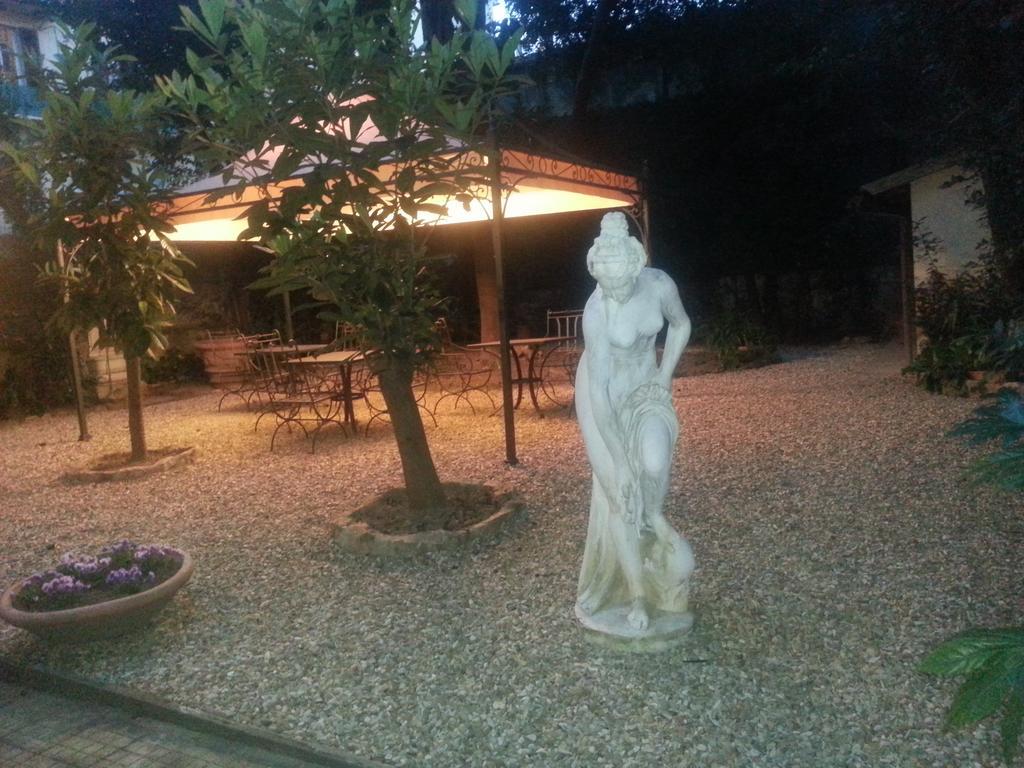 Little Garden Donatello Daire Floransa Dış mekan fotoğraf